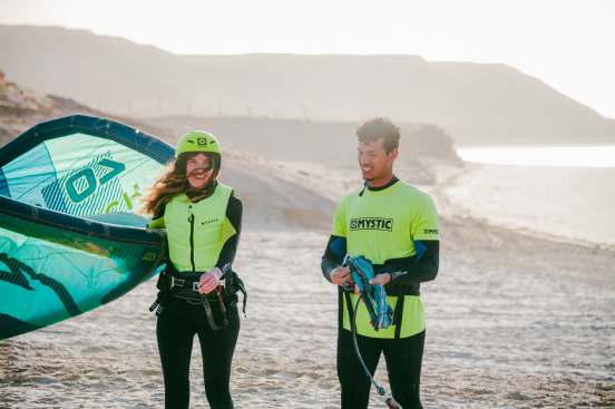 Kitesurfing beginners on the beach
